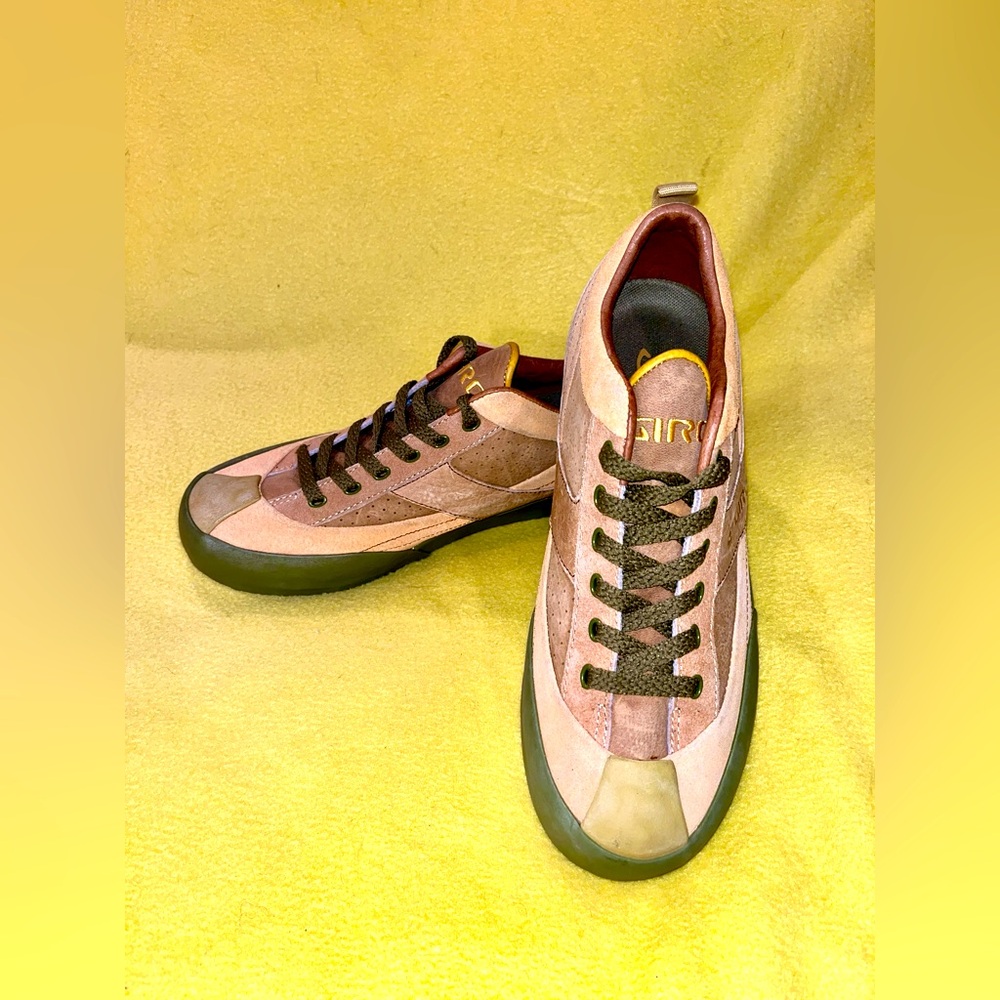 Giro Monte G Flat-Pedal Bike Shoe - Leather - Men's 9 EU 40 - Great Condition